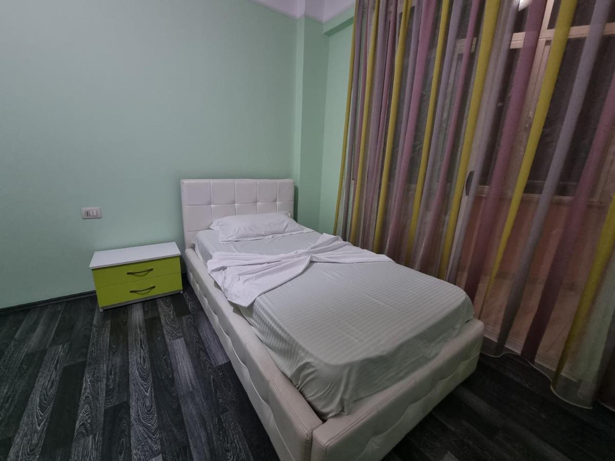 Moonshine Apartament Tiranë Eksteriør bilde
